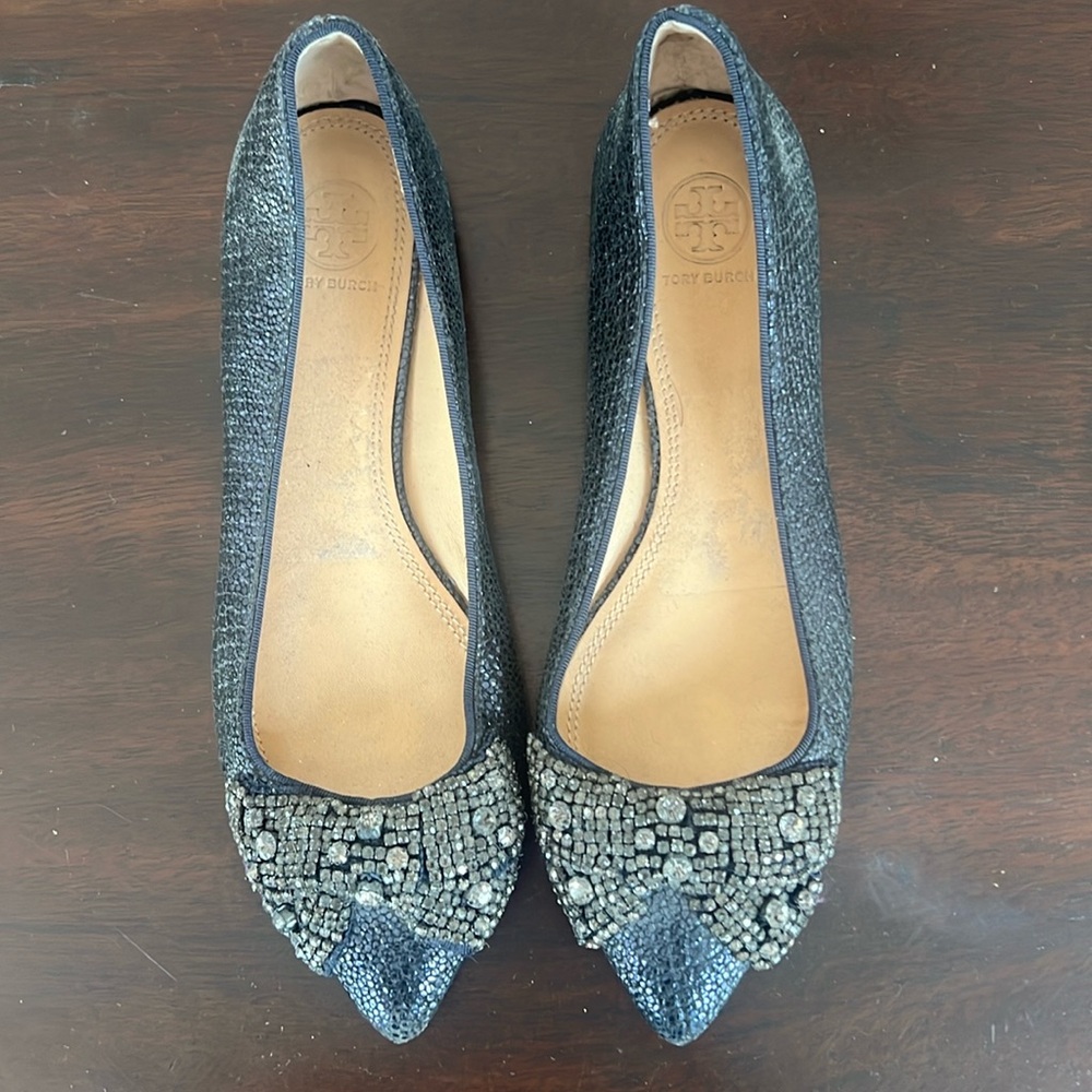 Beautiful Tory Burch Blue flats with Rhinestone Bow Detail size 7.5